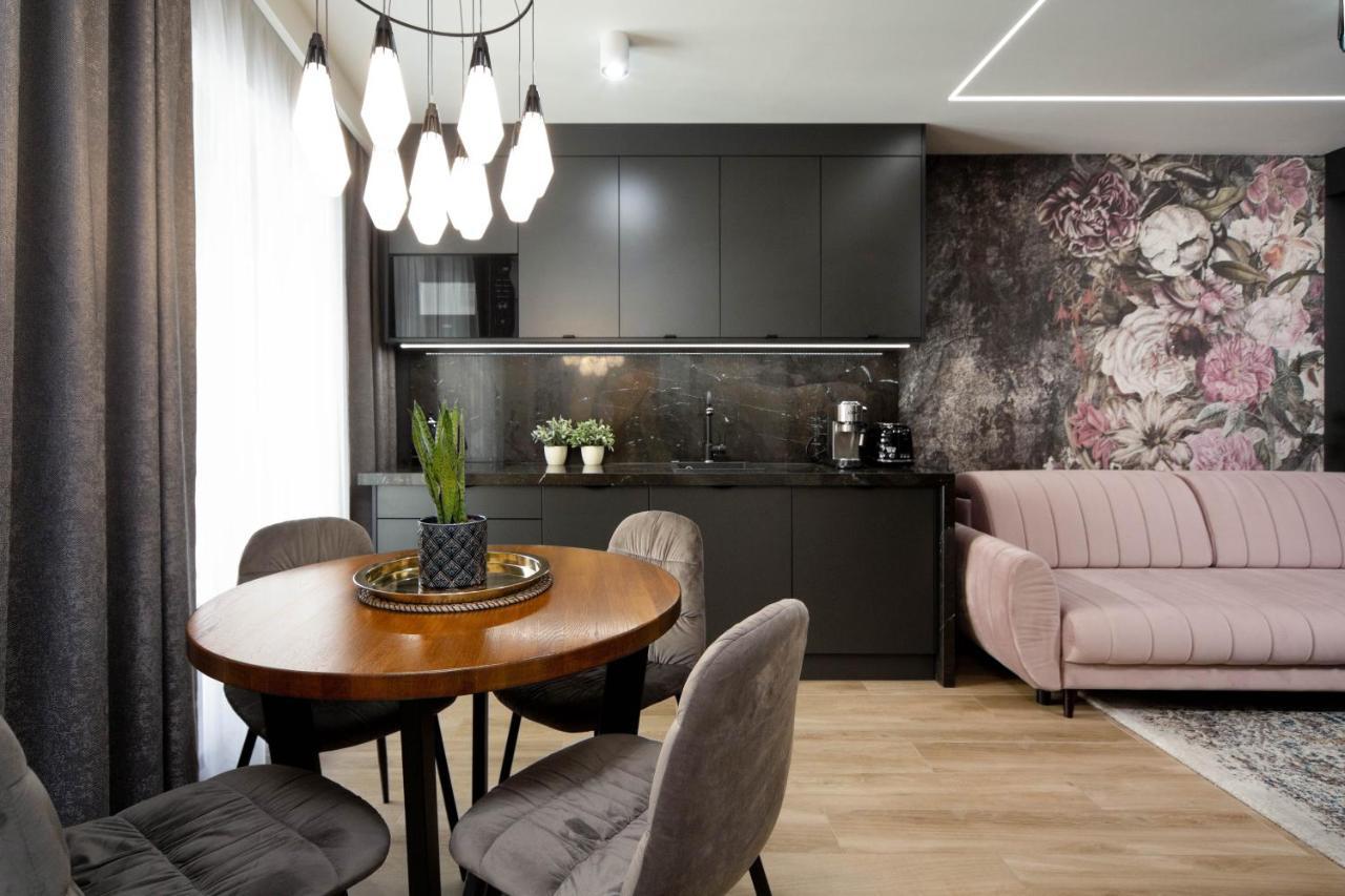 Jacuzzi Apartment Main Square Краков Экстерьер фото
