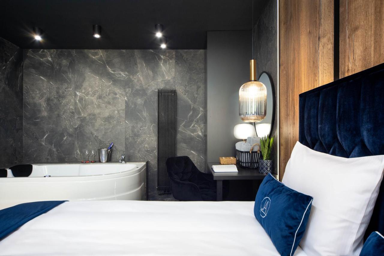 Jacuzzi Apartment Main Square Краков Экстерьер фото