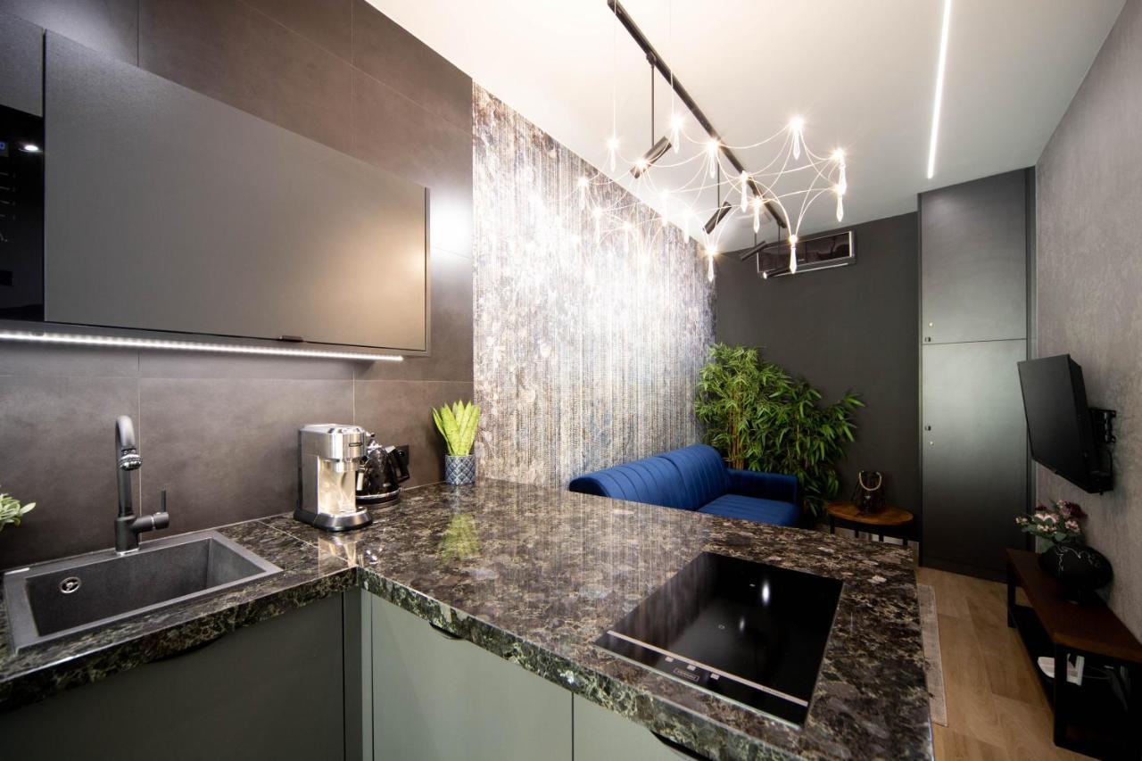 Jacuzzi Apartment Main Square Краков Экстерьер фото