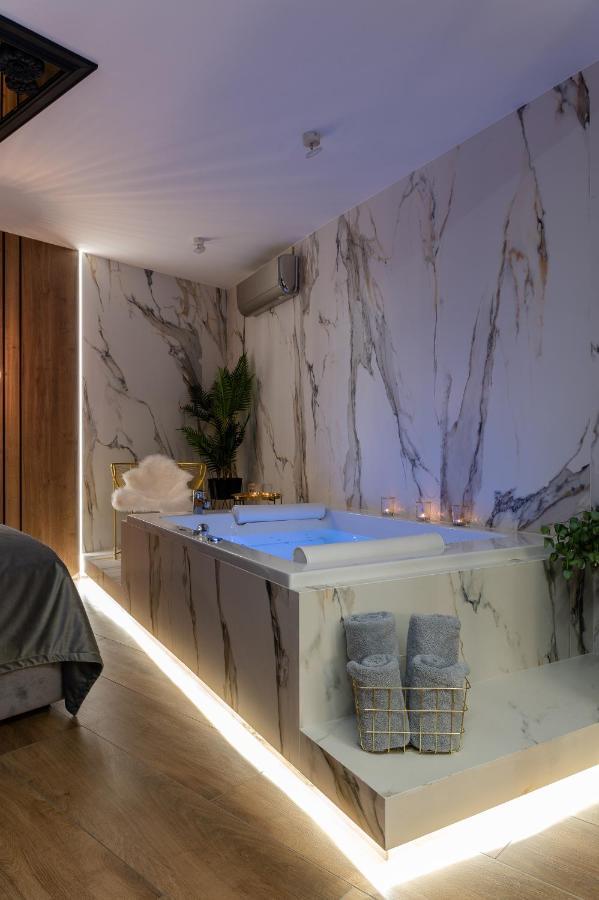 Jacuzzi Apartment Main Square Краков Экстерьер фото