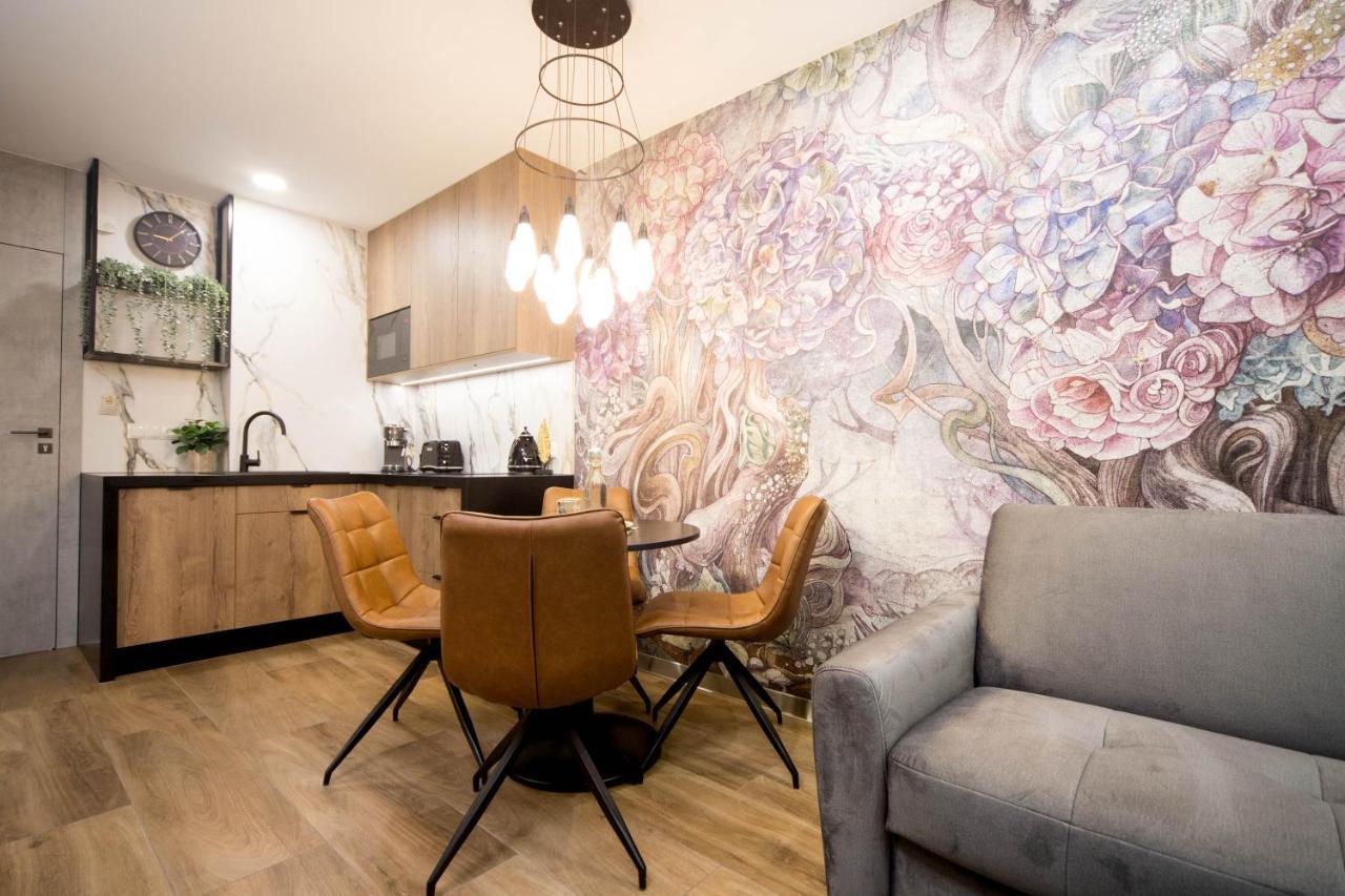 Jacuzzi Apartment Main Square Краков Экстерьер фото